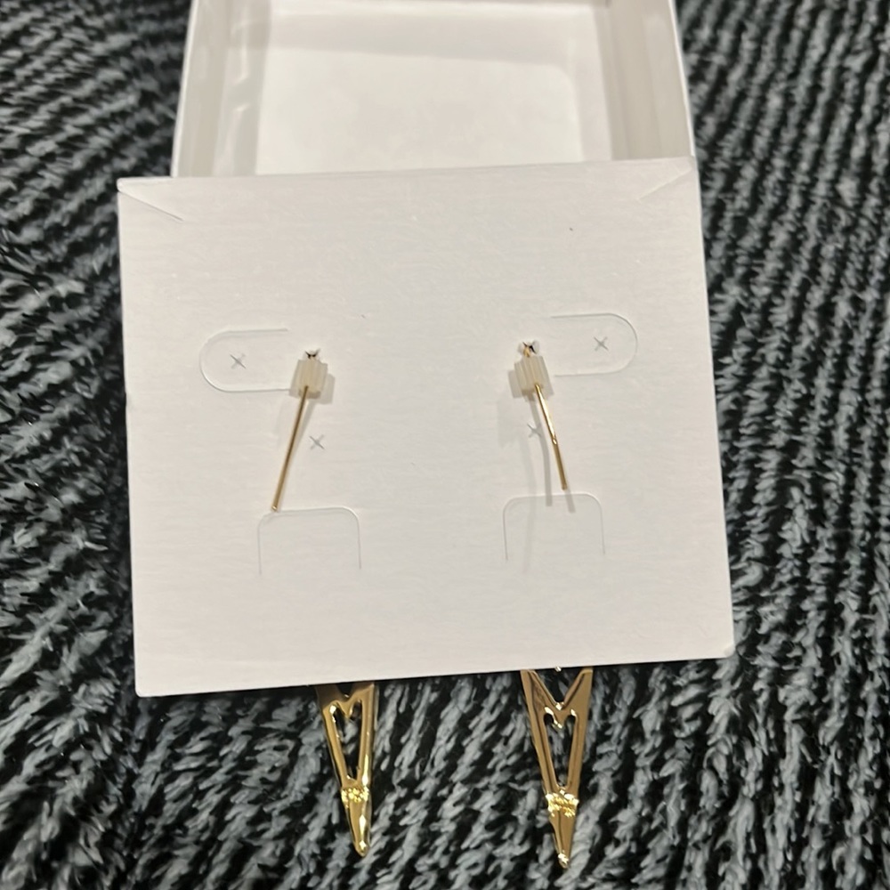 Premier Designs Gold Earrings - Picture 2 of 4